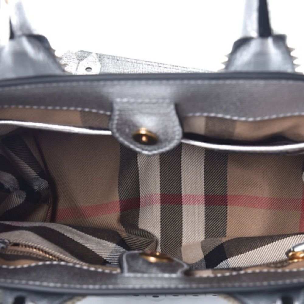 BURBERRY Metallic Calfskin Broguing Small Banner - Picture 15 of 16